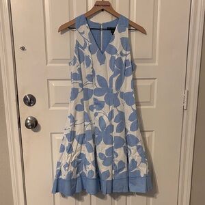 Maggy London blue and White Sleeveless Dress with pockets 4